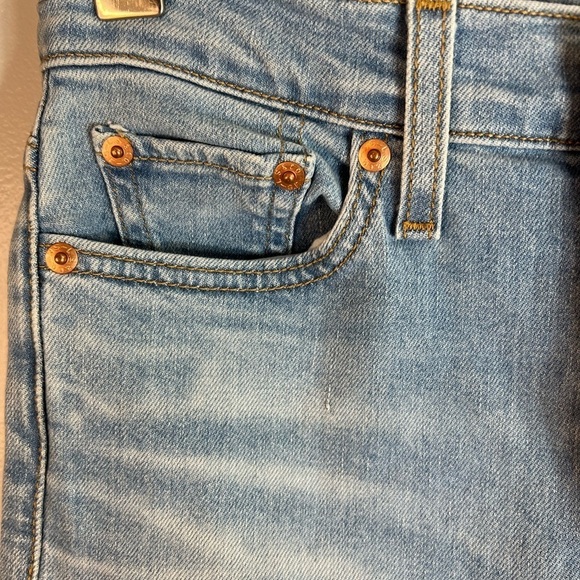 Levi's wedgie Skinny jeans with busted knee light wash Size 26 Button Fly - Picture 5 of 12